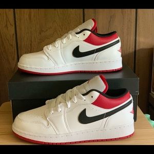 New in Box - Air Jordan 1 Low - 7Y/8.5W